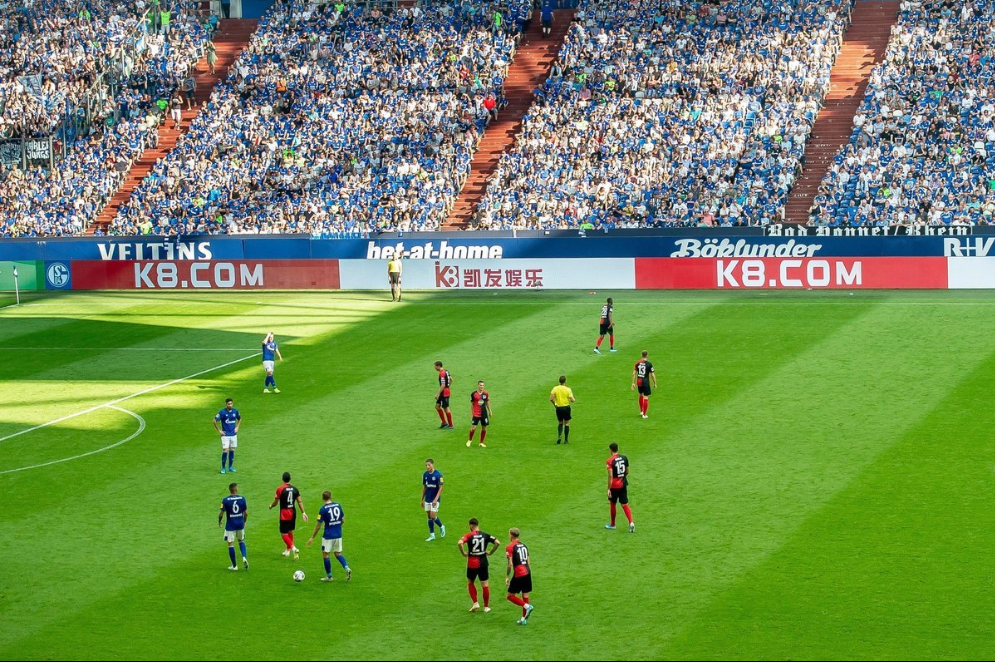 球盟会官方-防守持球队员时常采用什么样技术动作?技术要求有哪些?